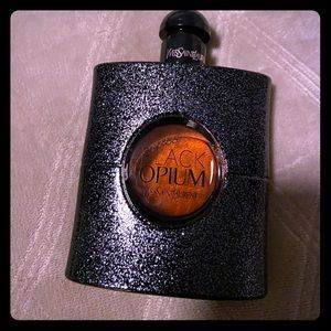 Black Opium body spray